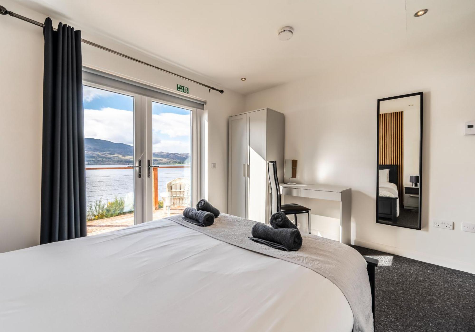 Shoreland Lodges - Cherry Lodge Fort Augustus Eksteriør billede